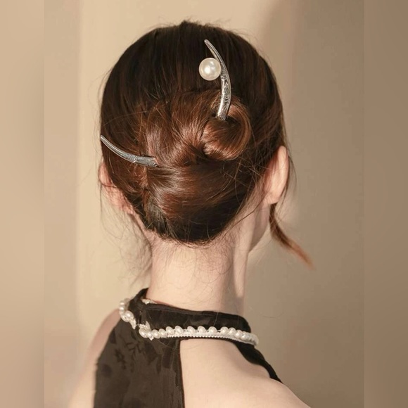 ❀ Elegant Half Moon Faux Pearl Hair Pin Jewelry - Picture 2 of 6